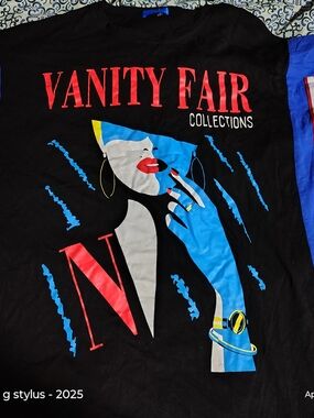 ELLAZHU - VANITY FAIR COLLECTIONS Oversized Tee with Bright Blue,Red,& Blk 😲🔥